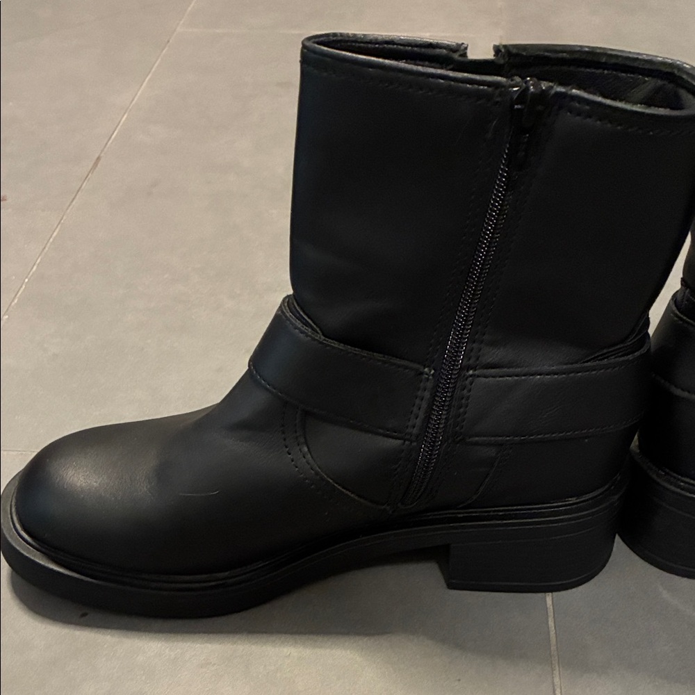 Universal Thread Connor Harness Buckle Ankle Boots - Picture 4 of 7